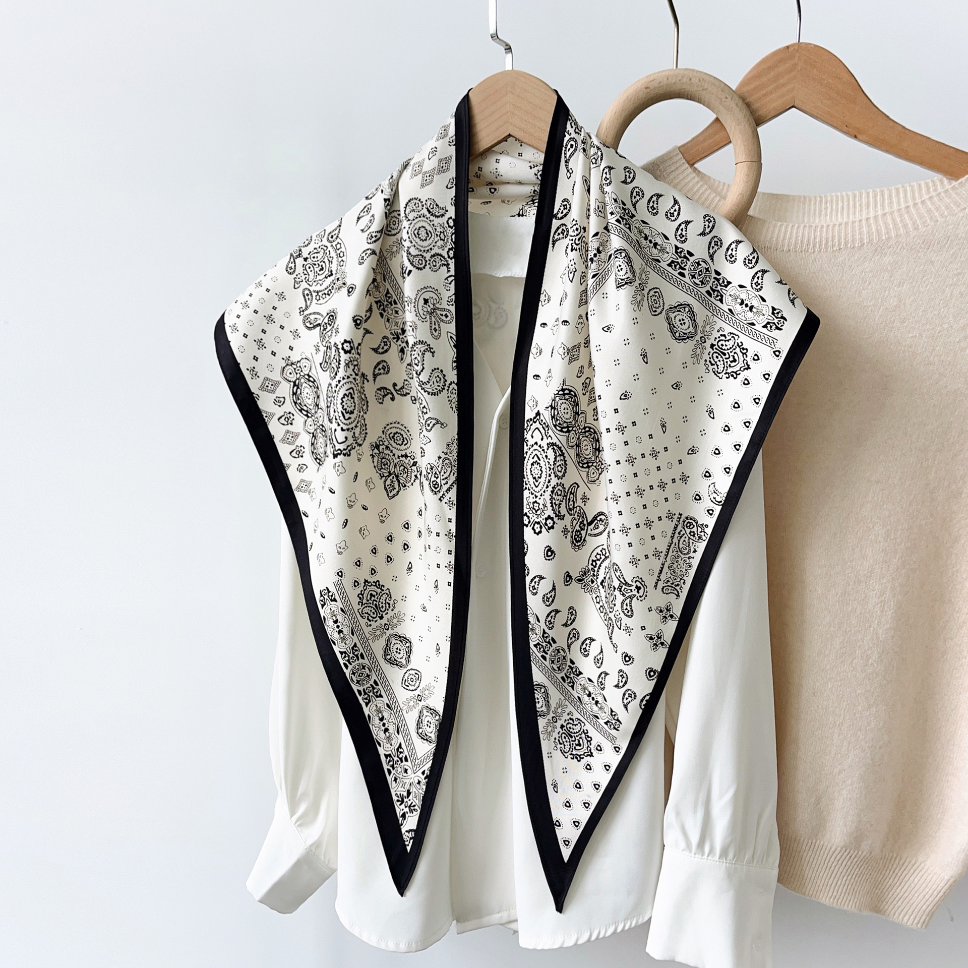 2025 nuevo estilo verano todo-fósforo cintura a juego camisa traje de mezclilla chal seda de sarga toalla triangular de moda fresca