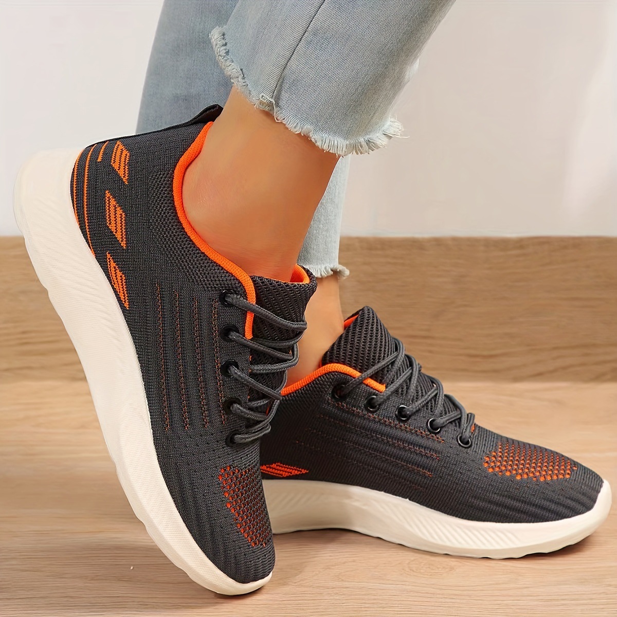 Women's Casual Solid Color Round Toe Sports Shoes display picture 2