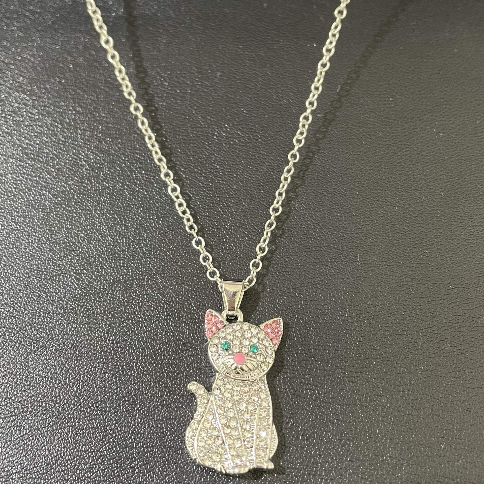 Heißer Verkauf Nette Weiße Katze Anhänger Halskette Exquisite Rosa Ohr Kätzchen Cartoon Halskette Geburtstag Geschenk Schmuck_voghion.com