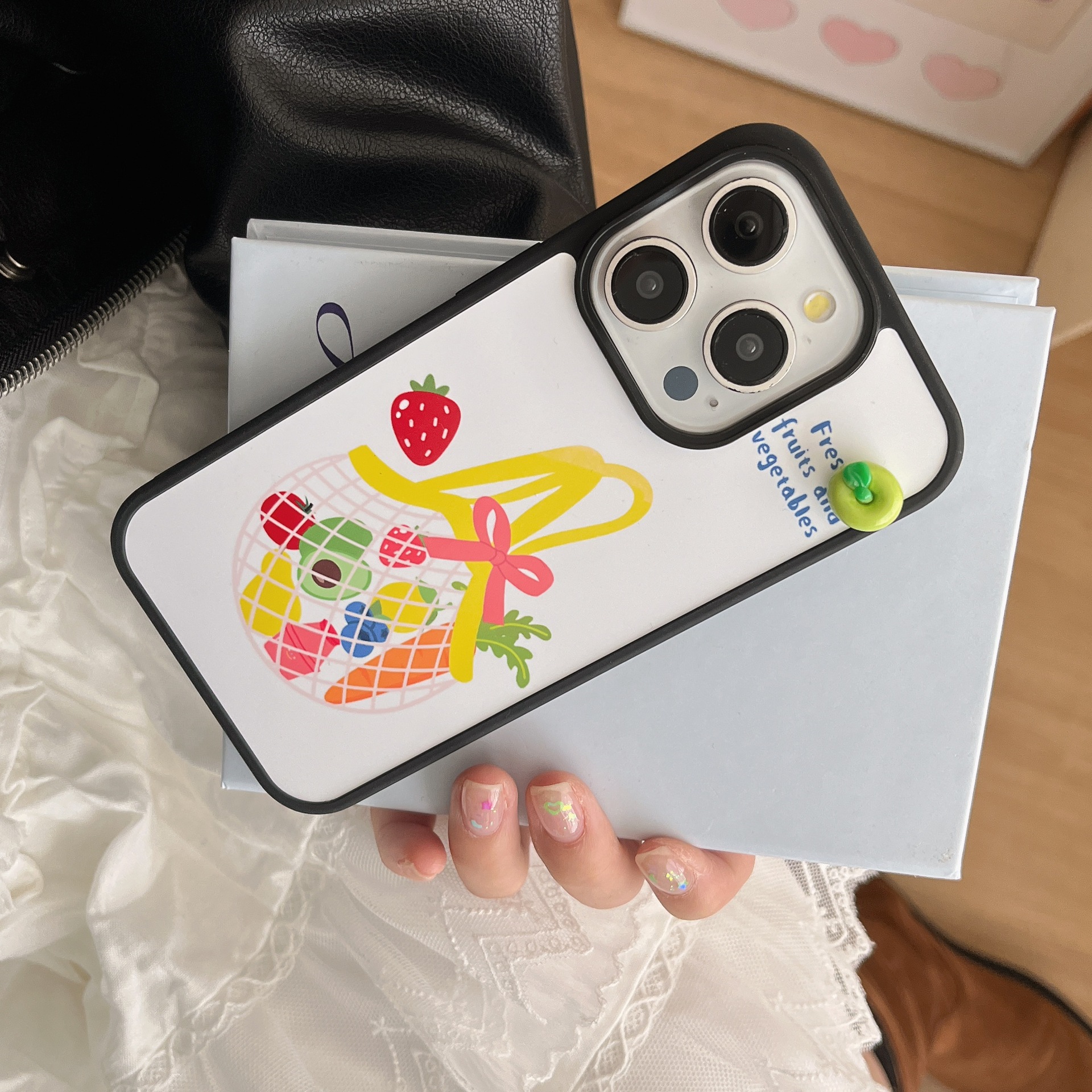 Bolsa de compras de fondo blanco de manzana tridimensional, lazo, fruta M2