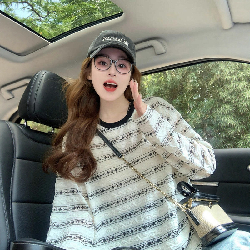 White Lace Striped Long-Sleeve T-Shirt for Women, 2026 New Autumn Design, Loose and Lazy Style Base Shirt Top