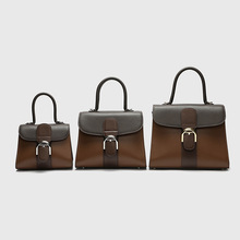 �ٴ�������߼��п���ƴɫͨ�ڕr��б���ţƤ�μ��R�������Ů��