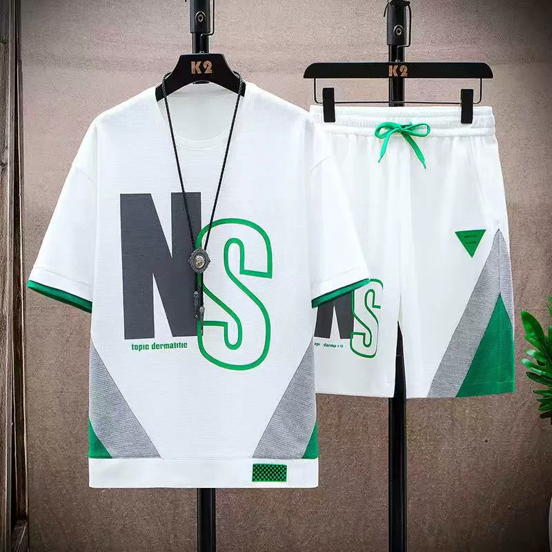 Летний мужской спортивный досуг костюм с коротким рукавом 2023 Новый плюс размер Джокер два костюма модное оптовое поколение