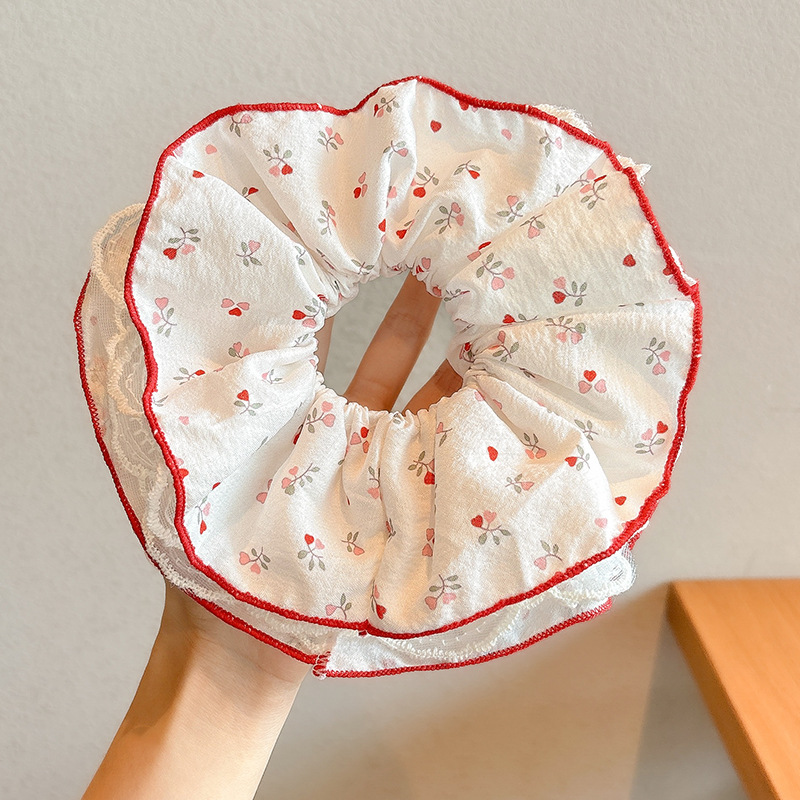 2#La cintura roja del amor mide unos 18 cm.