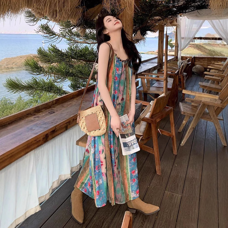 Seaside Vacation Floral dress Women's New French Style Retro Bohemian Ethnic Style Beautiful Mid-length Dress