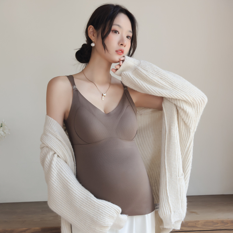 коричневый