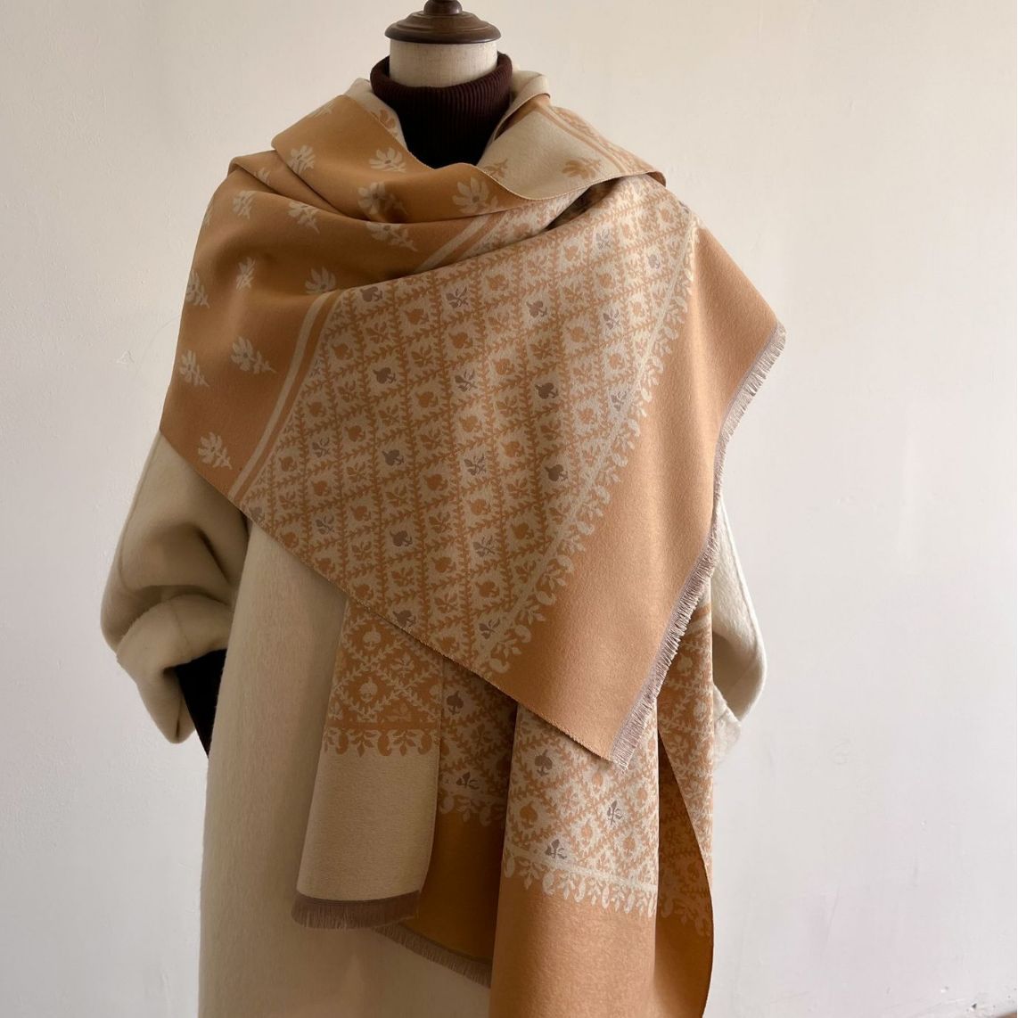 Nuevo Otoño e Invierno de doble cara de Cachemira como borla larga bufanda 2023 clásico estampado de flores engrosado chal cálido para mujeres