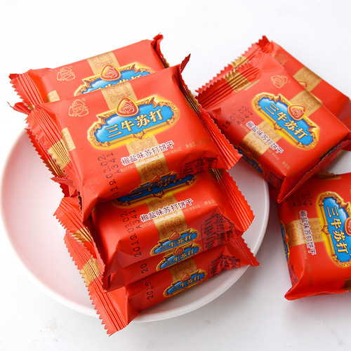 Shanghai Sanniu salt and pepper soda biscuits 10 pounds whole box wholesale salty biscuits snacks snowflake cake raw materials