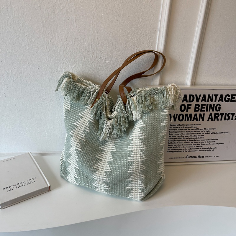 Bolsa de moda de gran capacidad de hombro, bolso casual para mujeres, verano 2023 nuevo nicho de diseño de moda tote