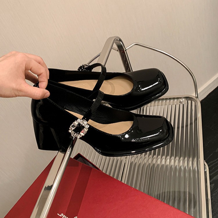 Versión de piel de oveja ~ cuero grueso estilo retrógrado francés de diamante zapatos de tacones altos de mujer hebilla superficial jk zapatos