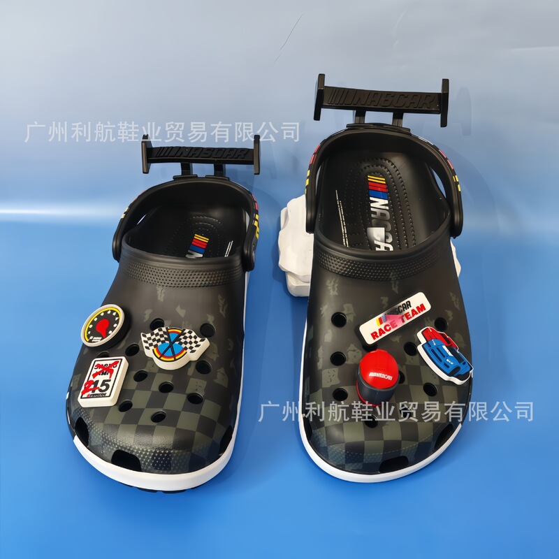 Kajia's New Racing-Themed Clogs for Men and Women, Outdoor Non-Slip Beach Shoes, Classic Flashing Lights, Wholesale from the Manufacturer