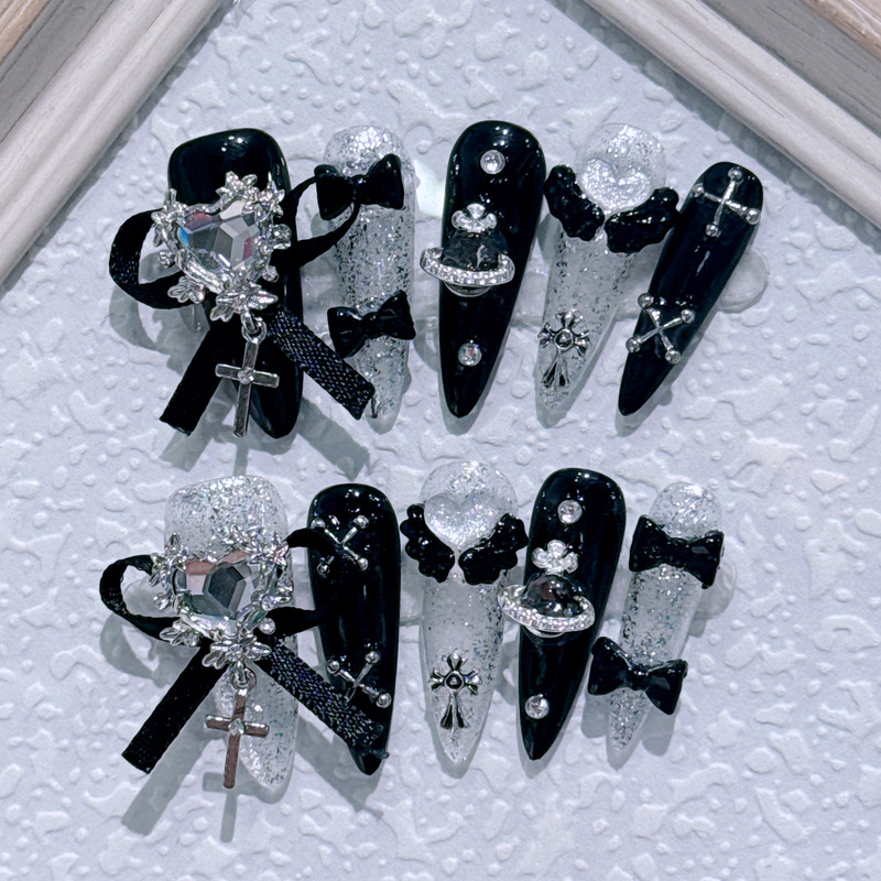 Wearing nail Millennium hot girl y2g black white two-dimensional Lolita detachable fake nail nail nail patch