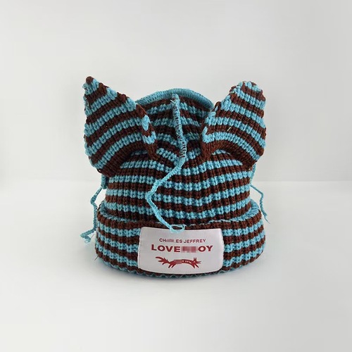 Cute little pig striped fashionable autumn and winter versatile knitted hat, autumn and winter knitted hat, unisex version, yarn hat, warm hat