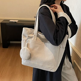 女士单肩包;女士斜挎包;休闲背包