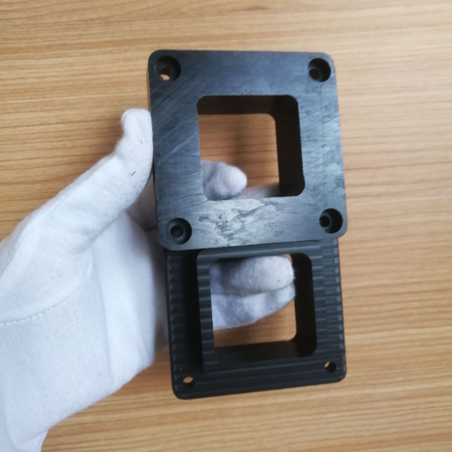 大连彩色有机玻璃 黑色亚克力板 切割修边折弯打孔螺纹螺眼透光