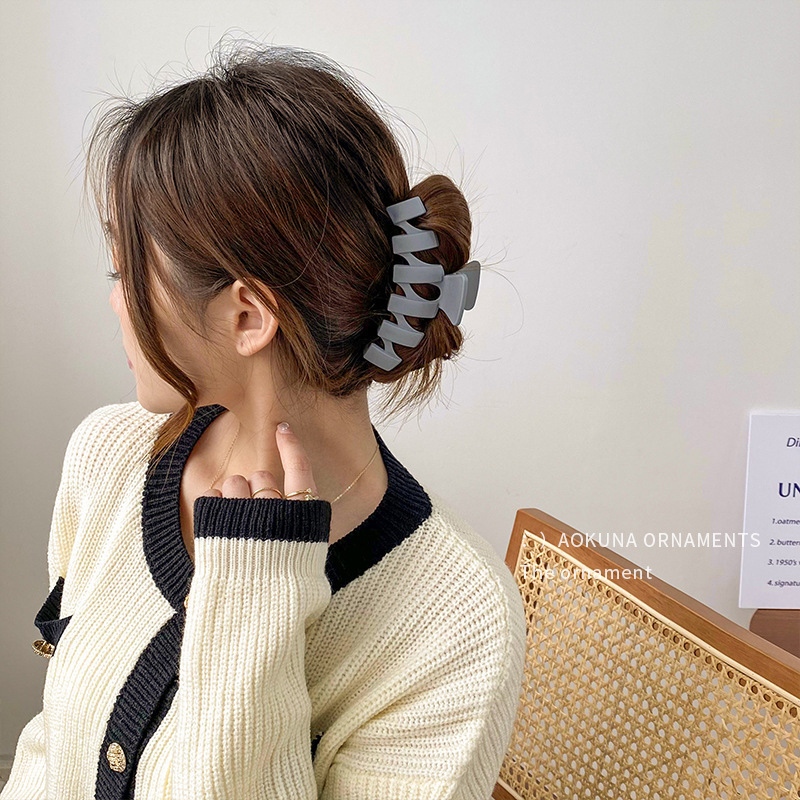 ミルク茶色のフロストクリップの大きい花のヘアピン少女の後頭部のヘアピン|undefined