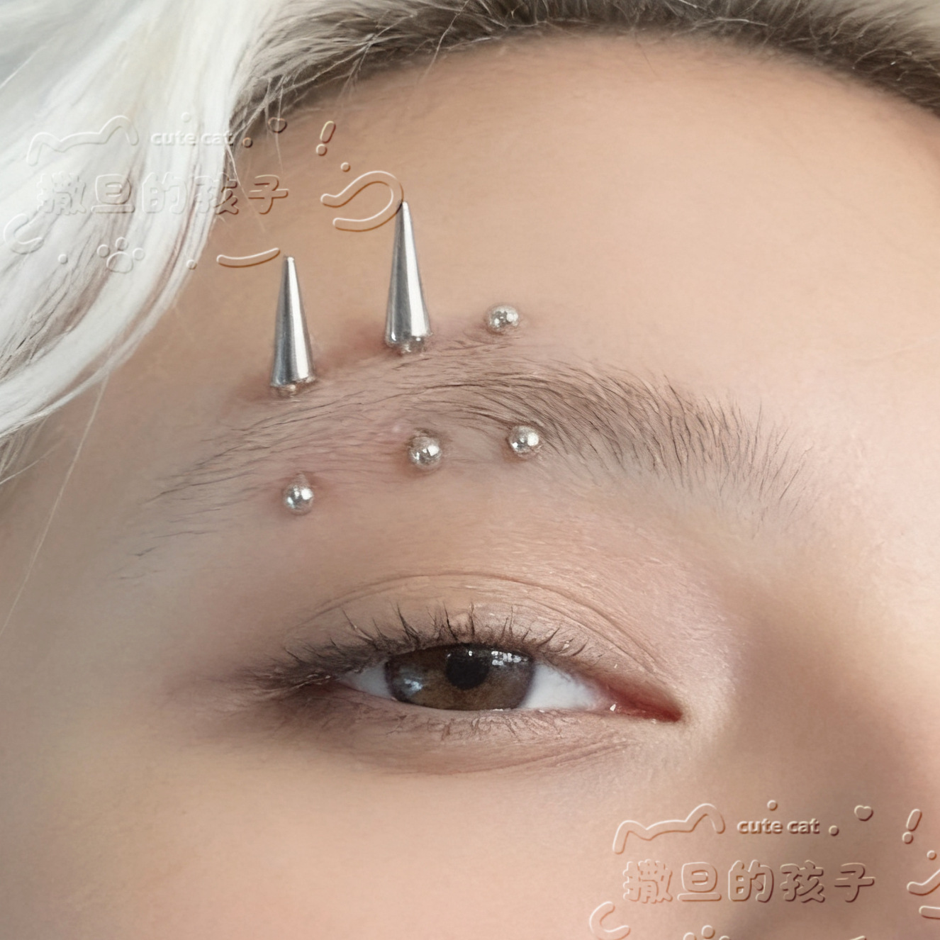 16G labret stud size and finish detail