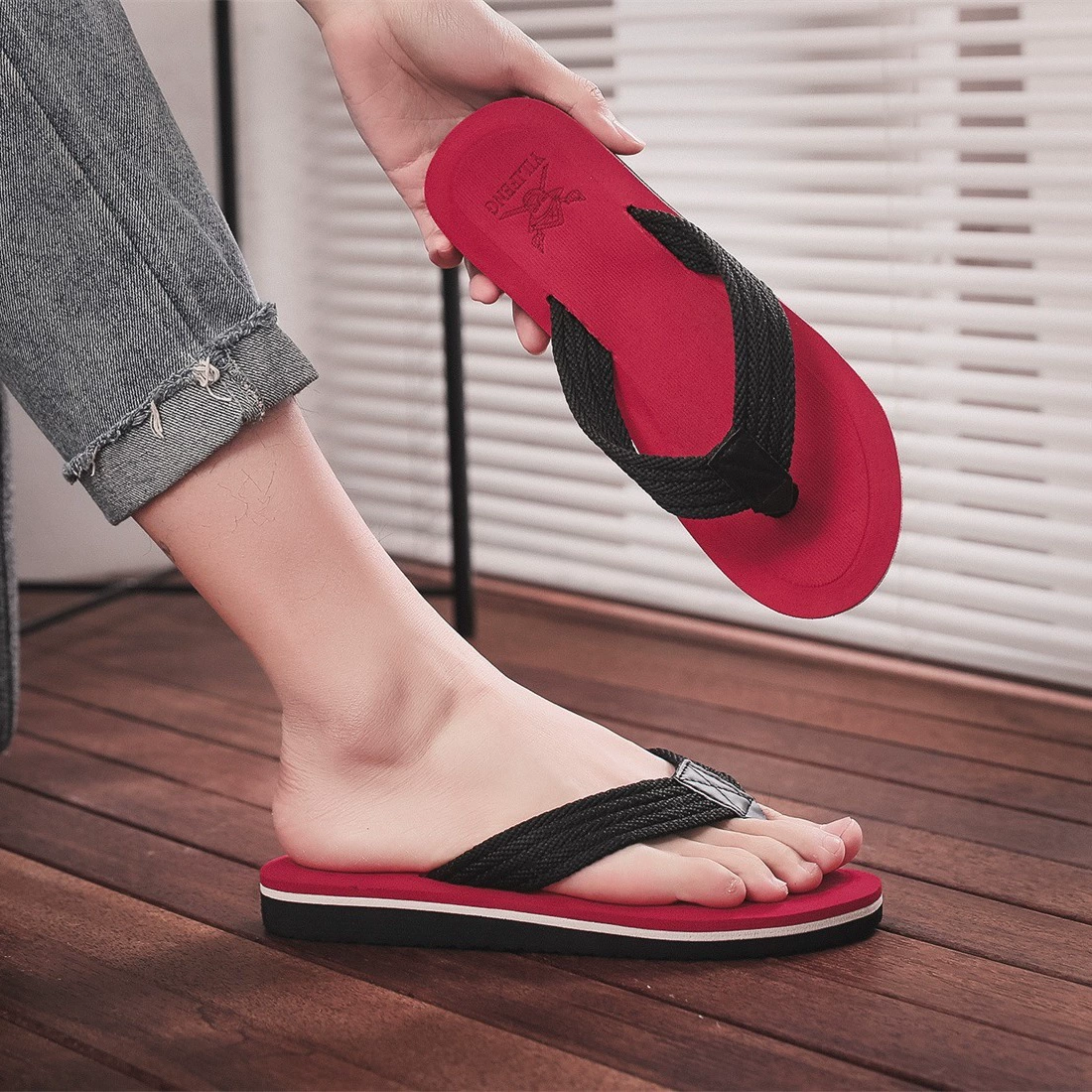 Мужские летние шлепанцы TikTok с интернет-знаменитостями, модная верхняя одежда, отличительные мужские уличные сандалии с мягкими ножками в Корейском стиле