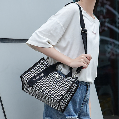 千鸟格防水覆膜女士斜挎包 大容量飘带韩版女包 可爱手提包