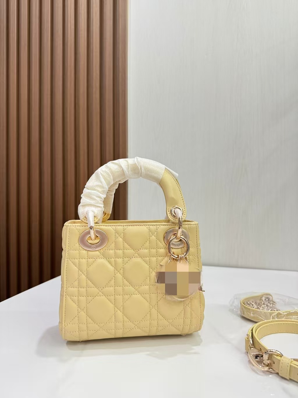D-Style Cross-Border Lady's Lambskin Handbag, Quilted Small Square Bag, Fashion Versatile Shoulder, Hand-Carry And Crossbody Bag - Thumbnail 7