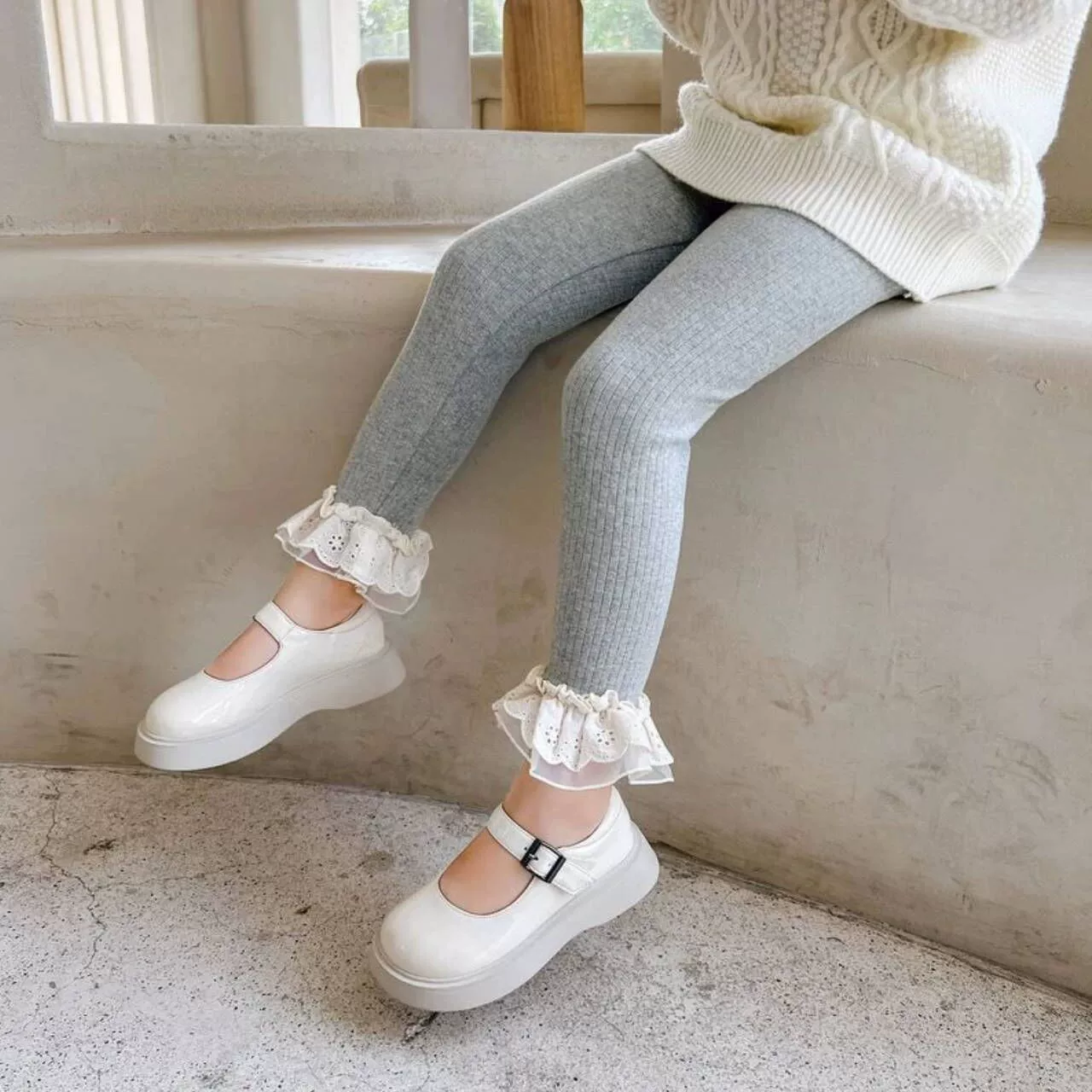 Children's autumn leggings, elastic knit trousers, Korean style with lace ruffle hem, sizes 90–140
