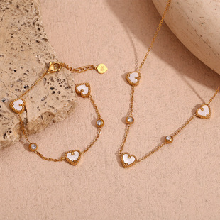 European and American Simple Niche Design Popular Necklace Stainless Steel Plated 18K Gold Three Shell Peach Heart Round Diamond Bracelet for Women