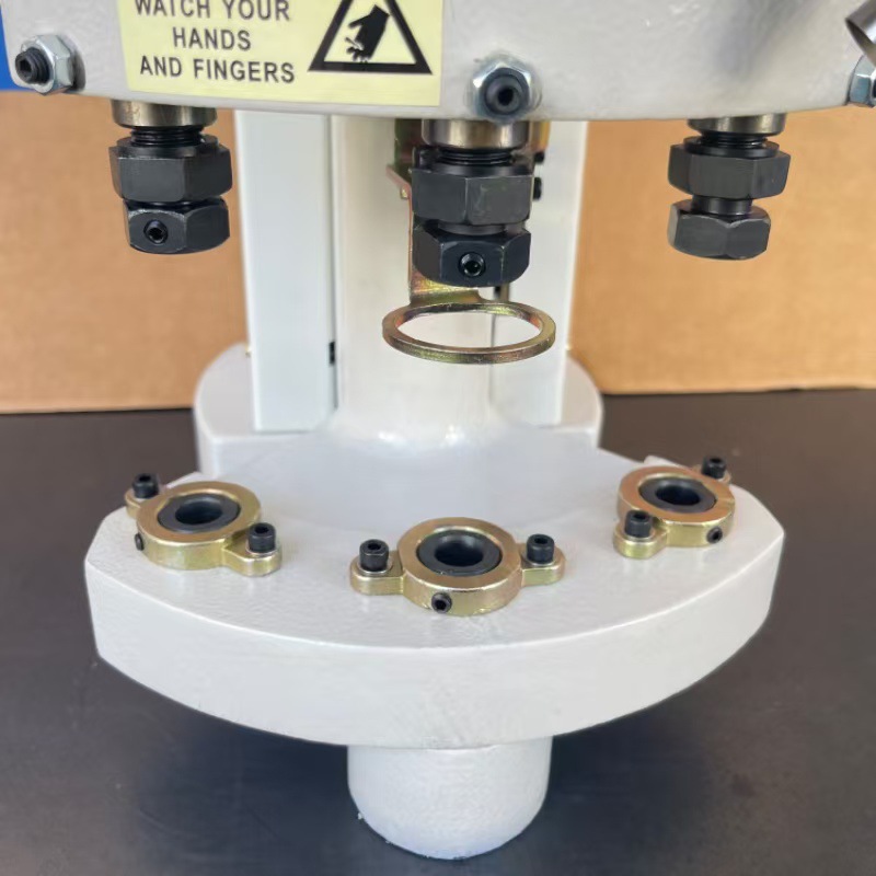 Máquina de hebilla de tres cabezales Ruima cuenta automáticamente la máquina de hebilla de tres cabezales eléctrica de seguridad de posicionamiento por infrarrojos