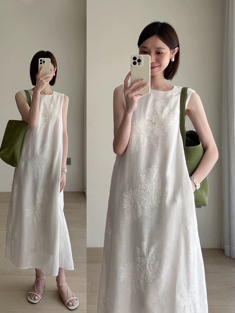 Qadın üçün uzun Çin üslubunda cheongsam paltar, tikməli