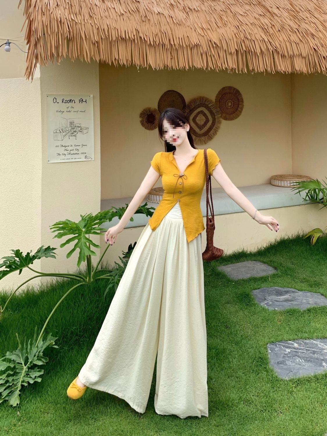 Bộ hai mảnh mùa hè phong cách Pháp: áo cổ V ngắn tay thắt eo + quần ống rộng cạp cao — Quần đùi (Single Piece), Hai bộ (T - shirt+quần đùi rộng), Áo Thun (Single Piece) chi tiết 5