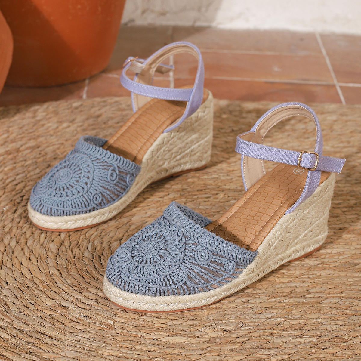 Comercio exterior transfronterizo Baotou sandalias 2026 nuevo Amazon moda caliente universal gran hebilla aumento de altura zapatos huecos