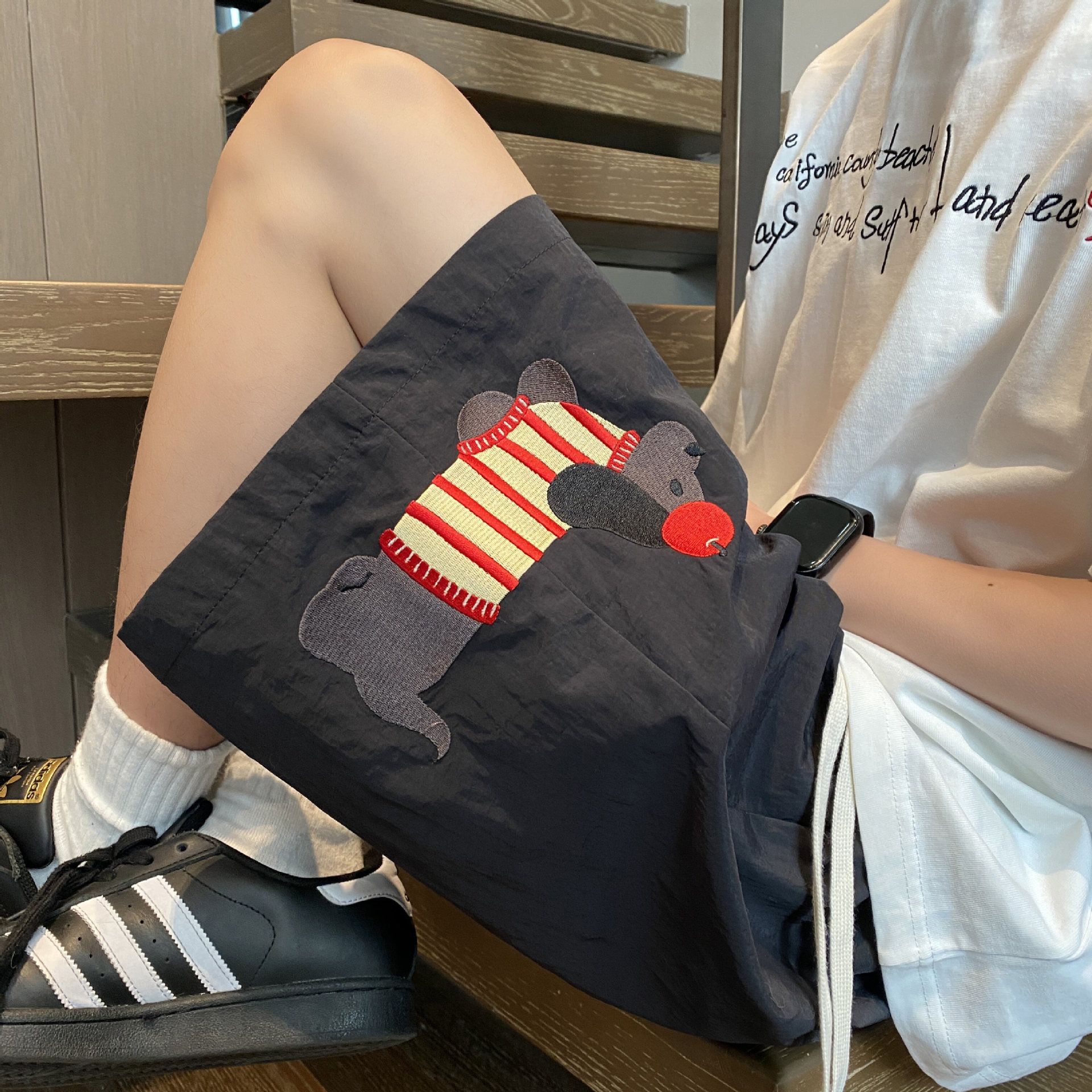 B02 black