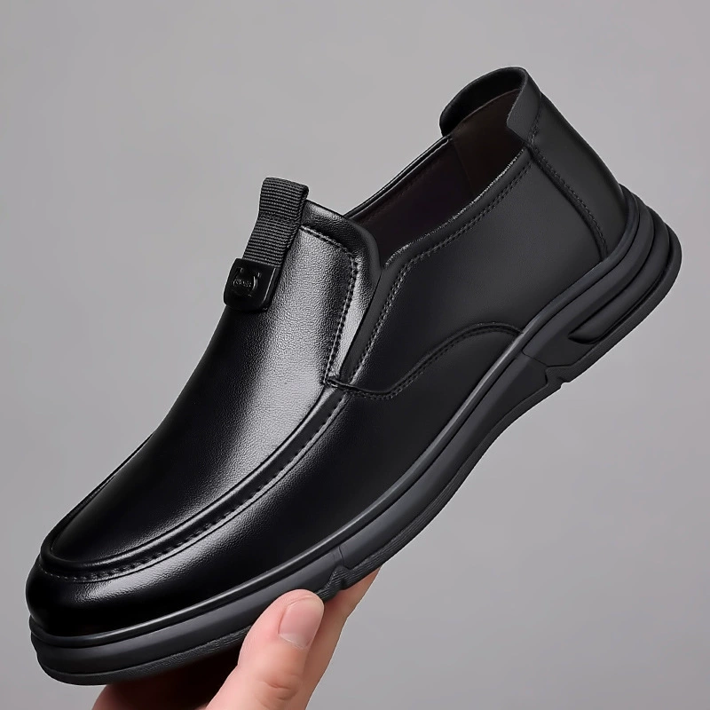 Повседневная кожаная обувь, мужская 2023, новые летние лоферы с мягкой подошвой, мужские черные деловые Лоферы без шнуровки