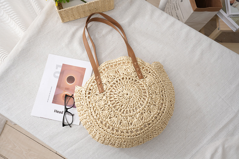 Women's Medium Straw Solid Color Basic Round Zipper Shoulder Bag display picture 5