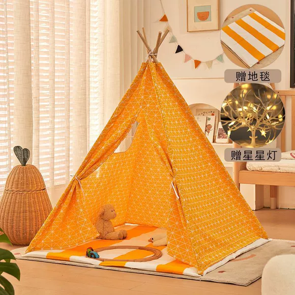 Geometric yellow + original carpet + star lamp