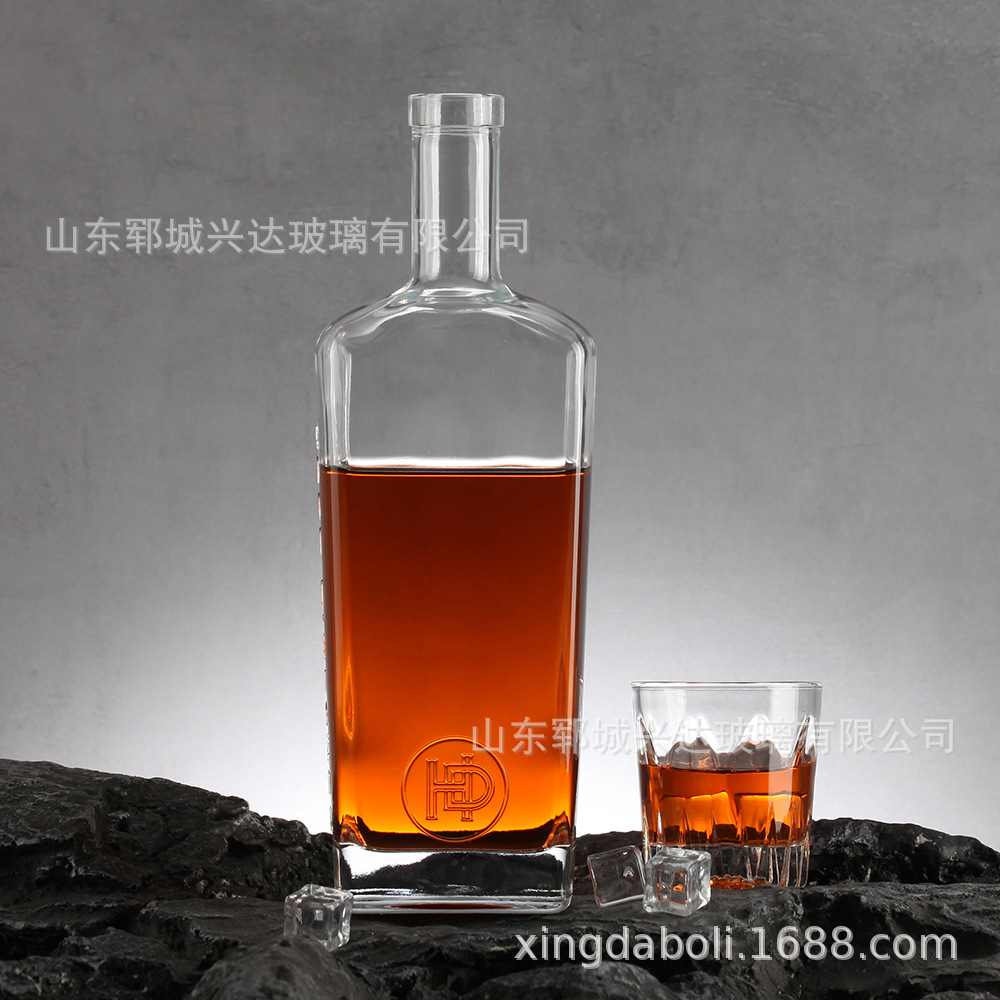 洋酒玻璃瓶果酒晶白料酒瓶 空酒瓶厂家直销玻璃酒瓶