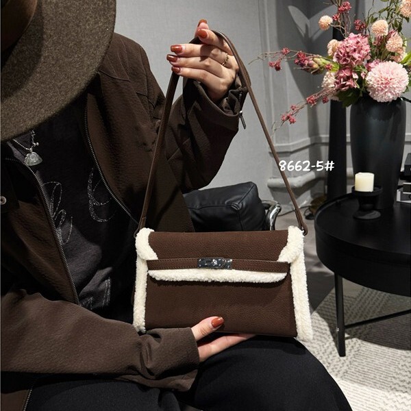 Lamb Wool Suede Kelly Bag for Women 2025 New High-End Versatile Second-Hand Armpit Bag Commuter Shoulder Crossbody Bag Lamb Wool Suede Kelly Bag for Women 2025 New High-End Versatile Second-Hand Armpit Bag Commuter Shoulder Crossbody Bag