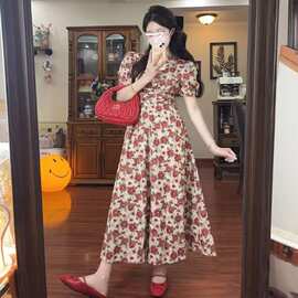 夏季红色碎花连衣裙子女2026新款收腰爆款长裙茶歇法式气质高级感