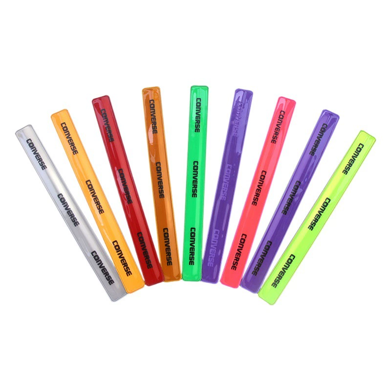 Рекламные подарки для печати Европейский REACH EN17353 Стандартное светоотражающее кольцо с защелкой Светоотражающий ремешок на запястье