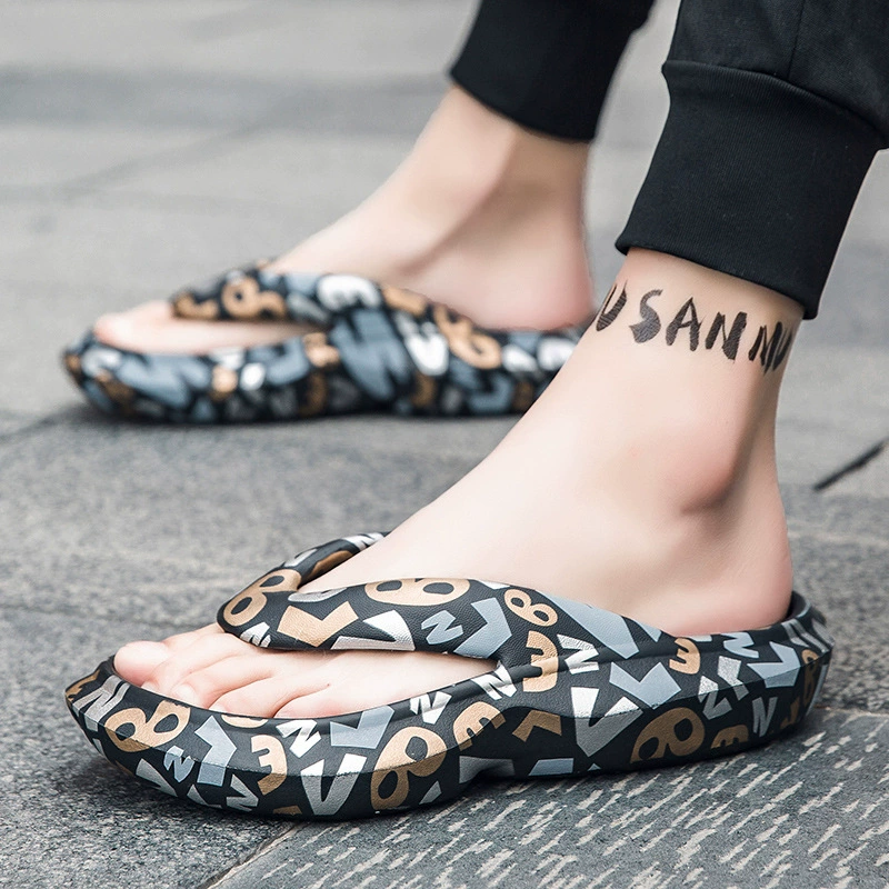 Мужские шлепанцы, летняя одежда для дома и улицы, противоскользящие Новые камуфляжные тапочки, модные пляжные сандалии на толстой подошве