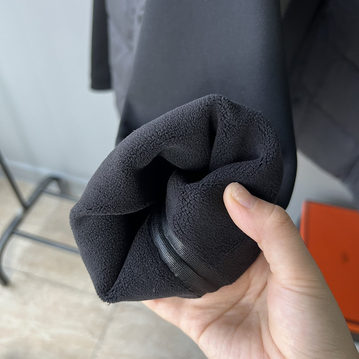 Men's Water-resistant White Duck Down Jacket With Stand Collar_voghion.com