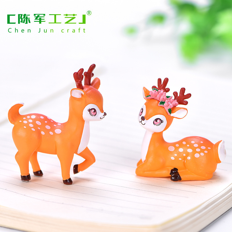 微景観の小さい置物のかわいい漫画の小さい動物のニホンジカの園芸の植物の部品の樹脂の贈り物の工芸品|undefined