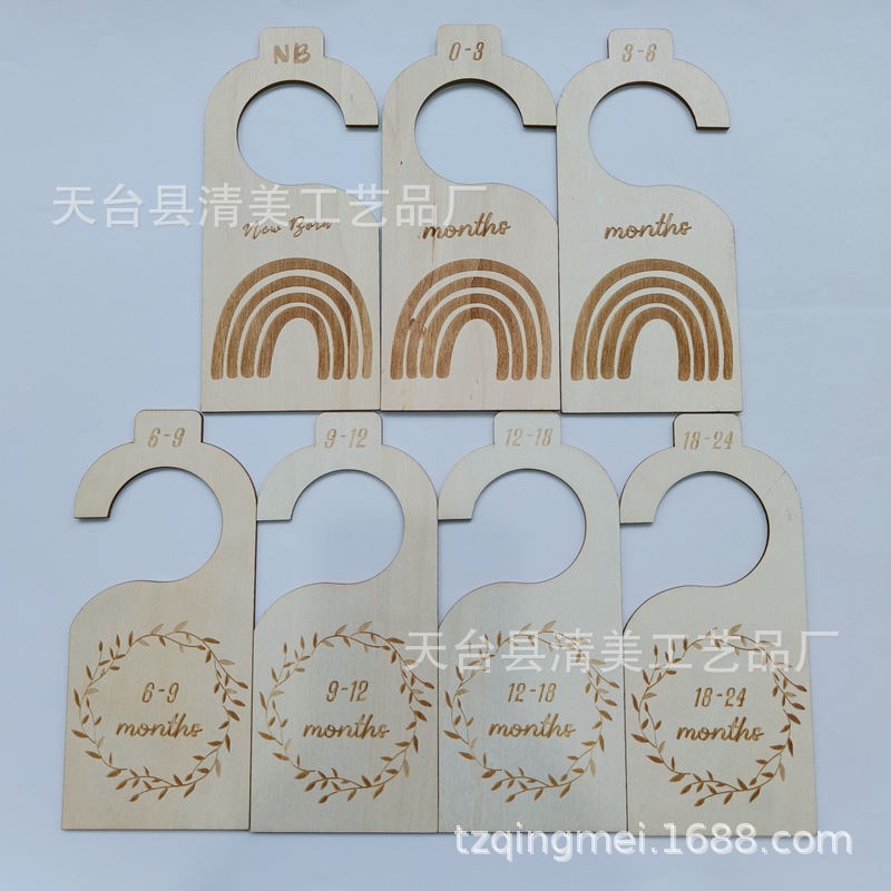 Letras de doble cara 7 palabras Etiqueta de talla de madera de astillas de madera decorativa ropa de bebé gancho de clasificación separado
