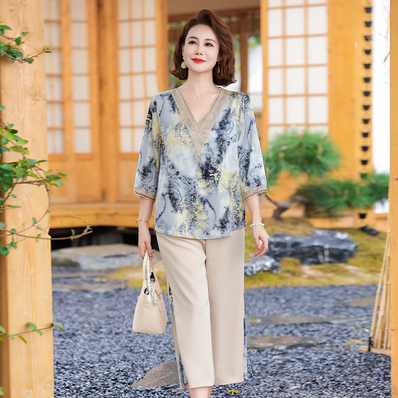 Mother's Day Mother's Color Chiffon Top Western Style Middle-aged and Elderly Women's Summer Short-sleeved T-shirt Two-piece Suit for Small Men Mother's Day Mother's Color Chiffon Top Western Style Middle-aged and Elderly Women's Summer Short-sleeved T-shirt Two-piece Suit for Small Men