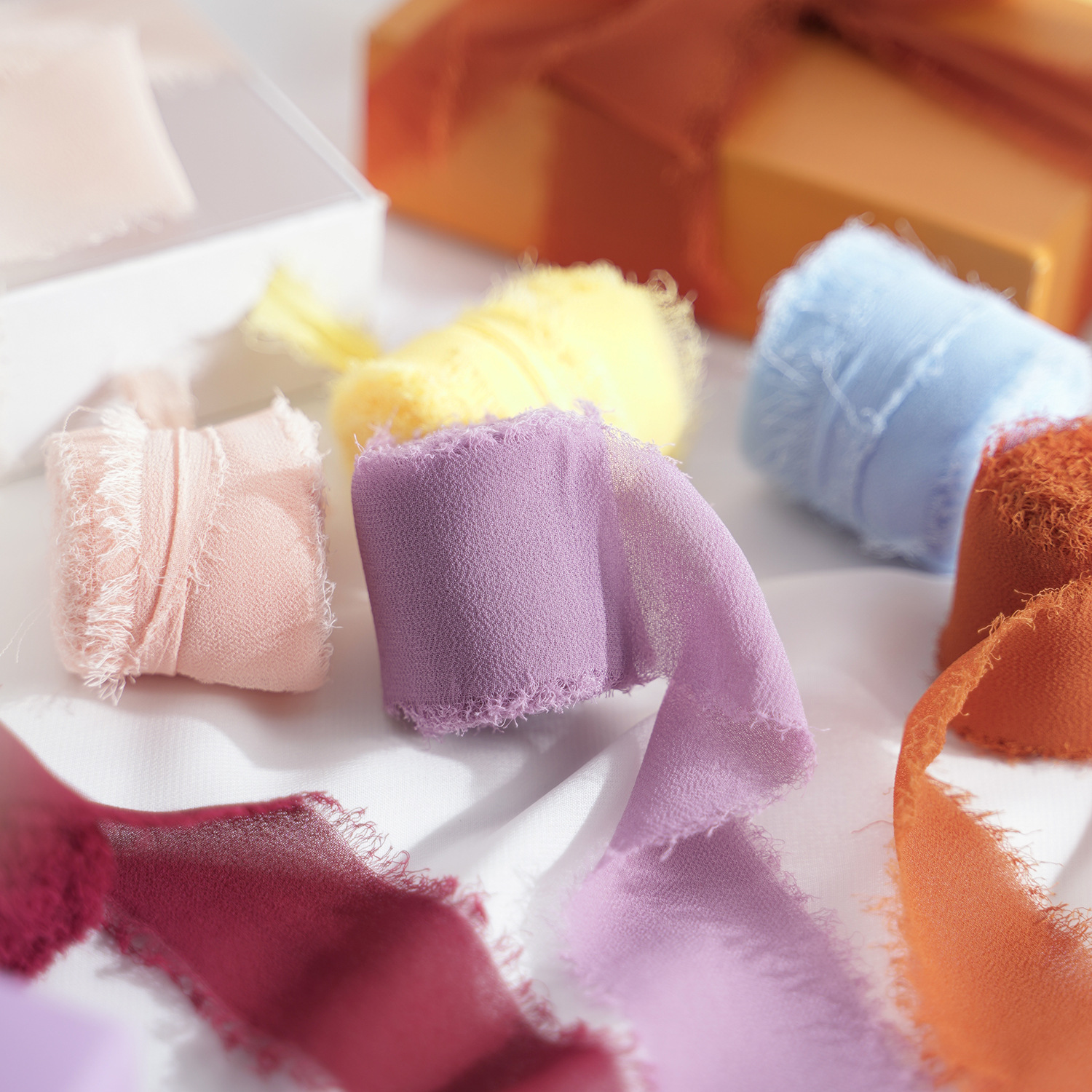 Venta al por mayor de gasa deshilachada cinta deshilachada ramo de la boda encaje de tela hecha a mano perla cinturón de gasa