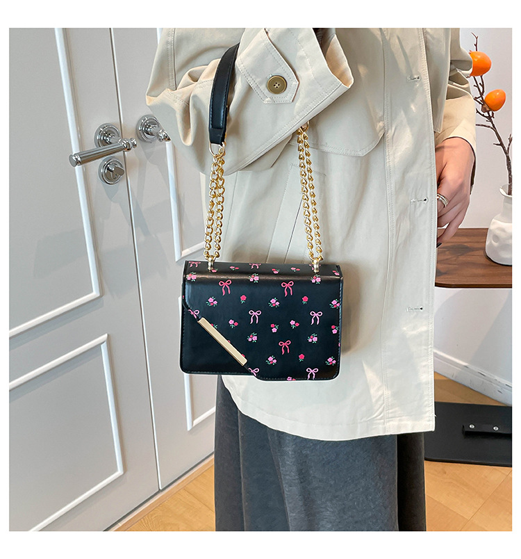 Small Fresh Chain Small Square Bag Versatile Shoulder Bag Cute Commuter Crossbody Bag_voghion.com