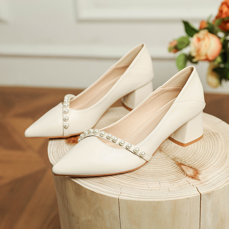 2026 Spring New Style Shallow Pointed Toe Soft Leather Chunky Mid-Heel Elegant Fairy Style Gentle Versatile High-Heeled Women's Shoes 2026 Spring New Style Shallow Pointed Toe Soft Leather Chunky Mid-Heel Elegant Fairy Style Gentle Versatile High-Heeled Women's Shoes
