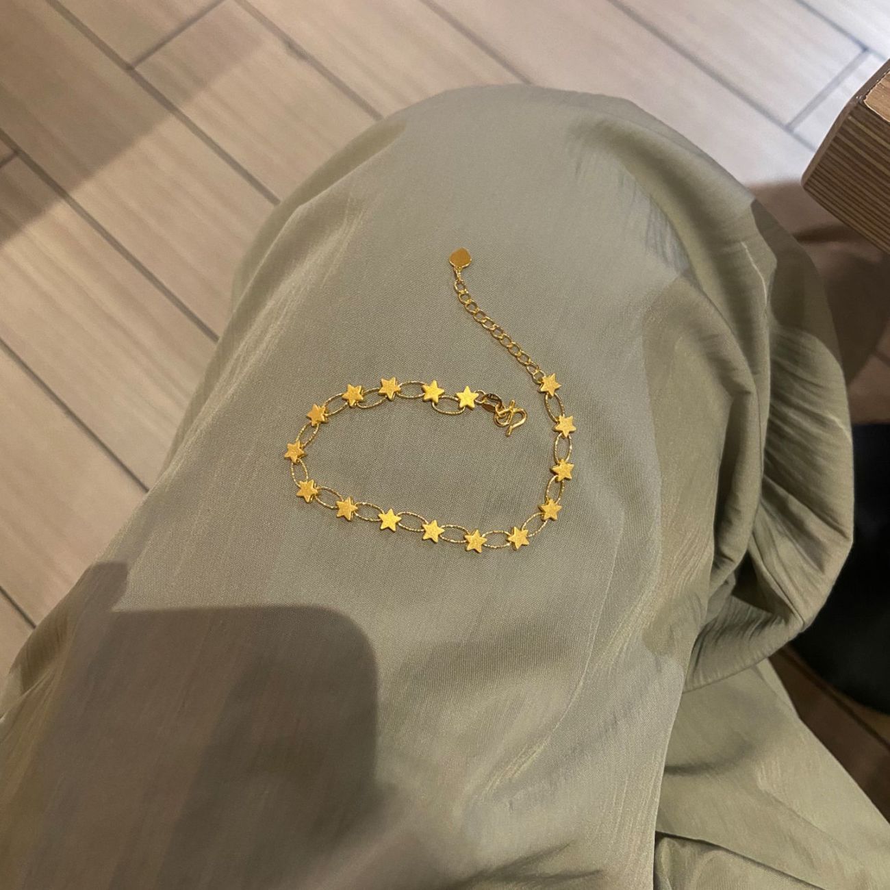 2025 New Five-Pointed Star Surround Bracelet for Women, Fashionable, Versatile and High-End, Ancient Gold Hand Jewelry, Same Style as Xiaohongshu