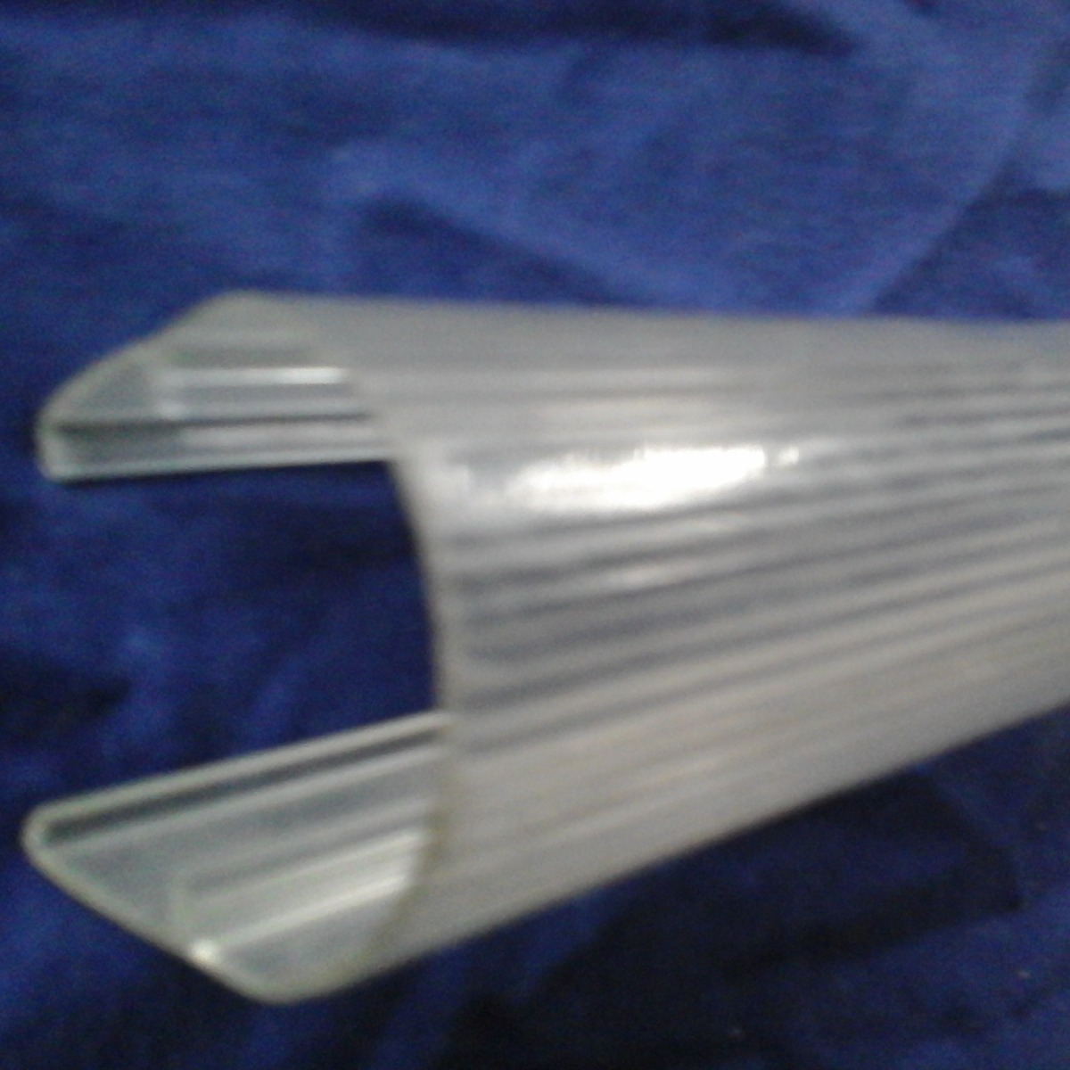 pc挤出成型透明条纹开口led灯用灯罩塑料半圆线条塑胶外壳罩厂家