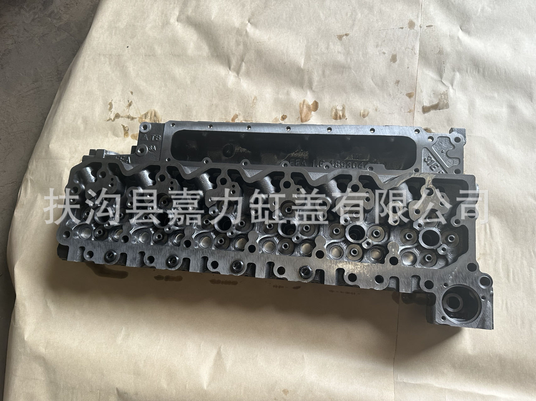 Factory Direct Supply Diesel Engine Cylinder Head Isde6.7 Cummins Isb6.7 Cylinder Head 6D107