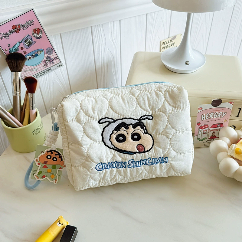 Косметичка Sanrio стеганая с синтепоном-наполнением, просторная дорожная организация, рисунки с героями